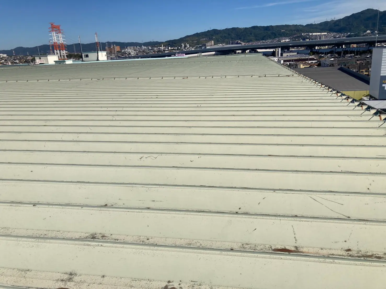 (株)センコー寝屋川 屋根塗装工事イメージ01